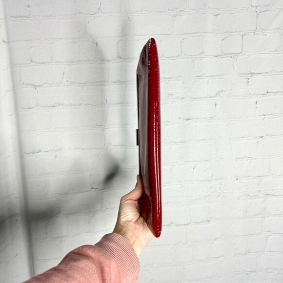 HOBO international red crinkle patent leather large kisslock clutch wallet - Picture 10 of 11